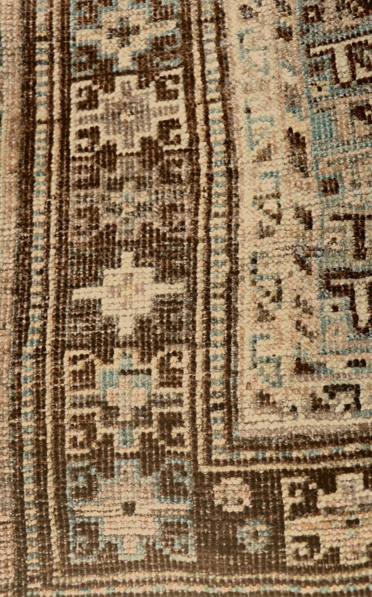 Vintage Shiraz Handwoven Tribal Rug, J68317