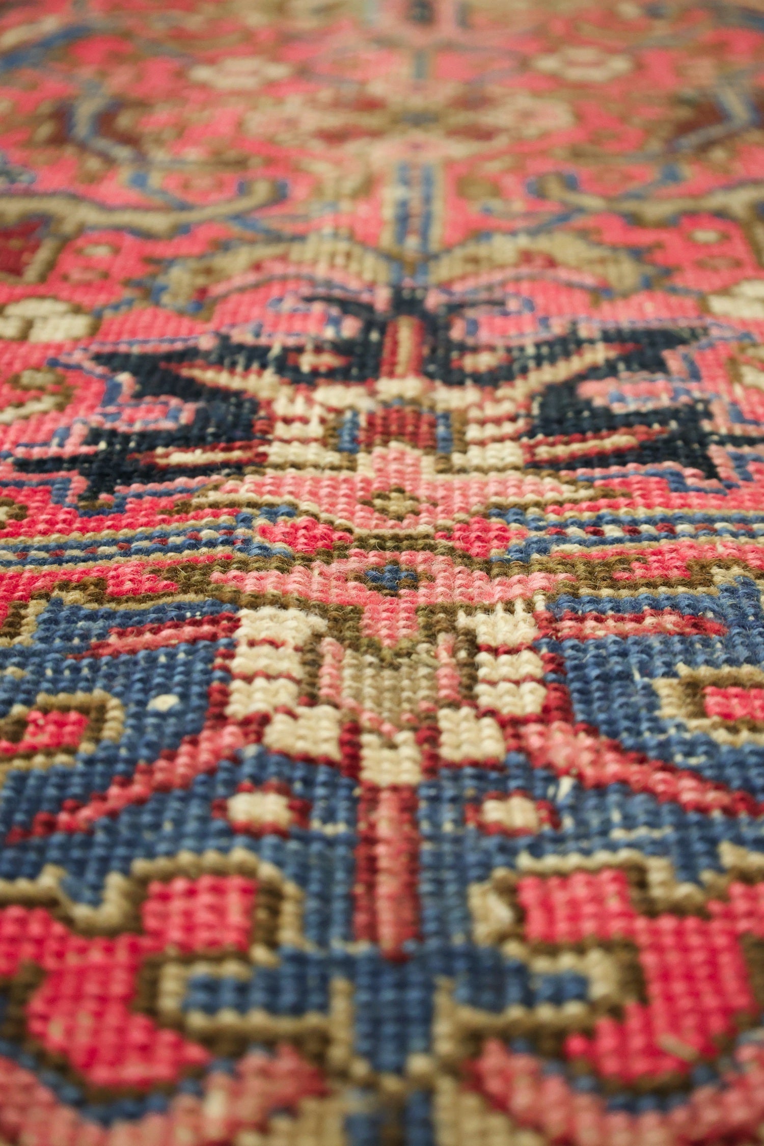 Vintage Shiraz Handwoven Tribal Rug, J68392