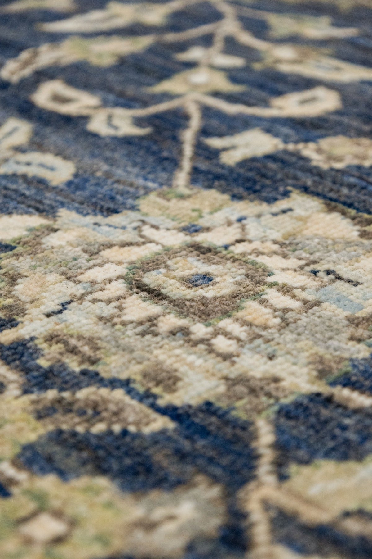 Sultanabad Handwoven Tribal Rug, J89342