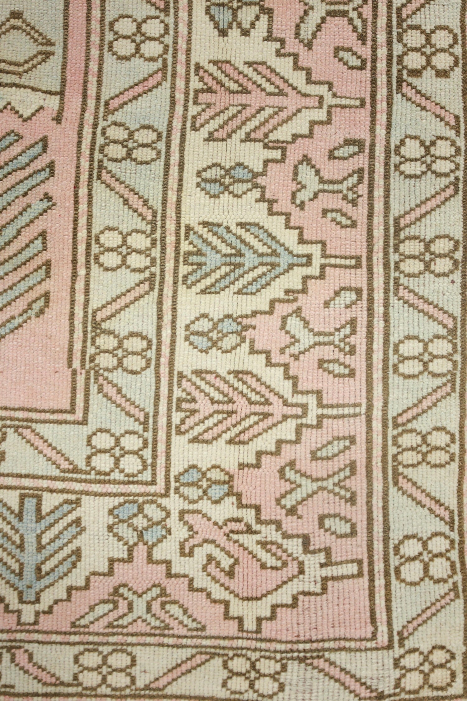Vintage Sultanhan Handwoven Tribal Rug, J70973