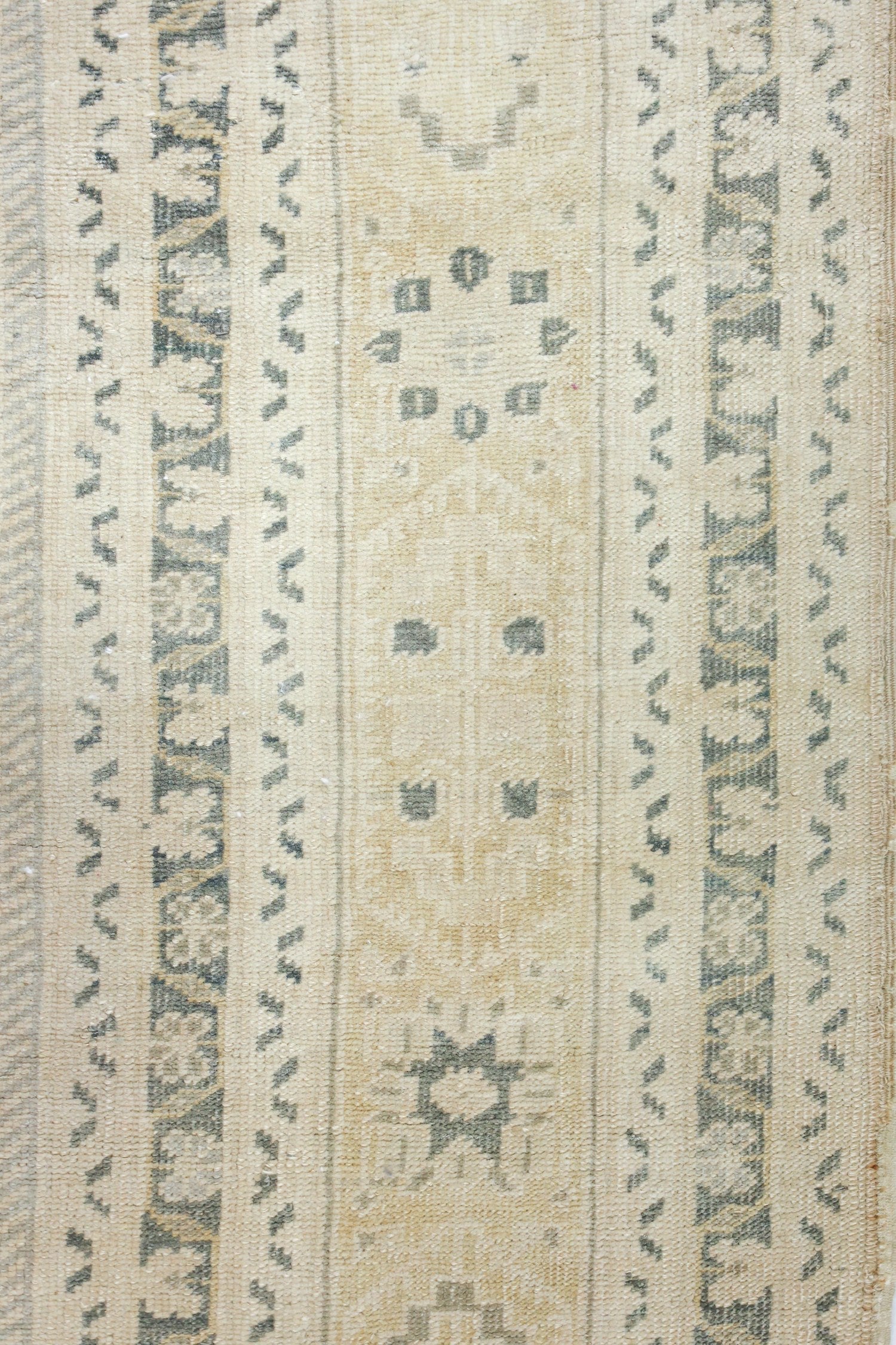 Vintage Tashpinar Handwoven Tribal Rug, J72387