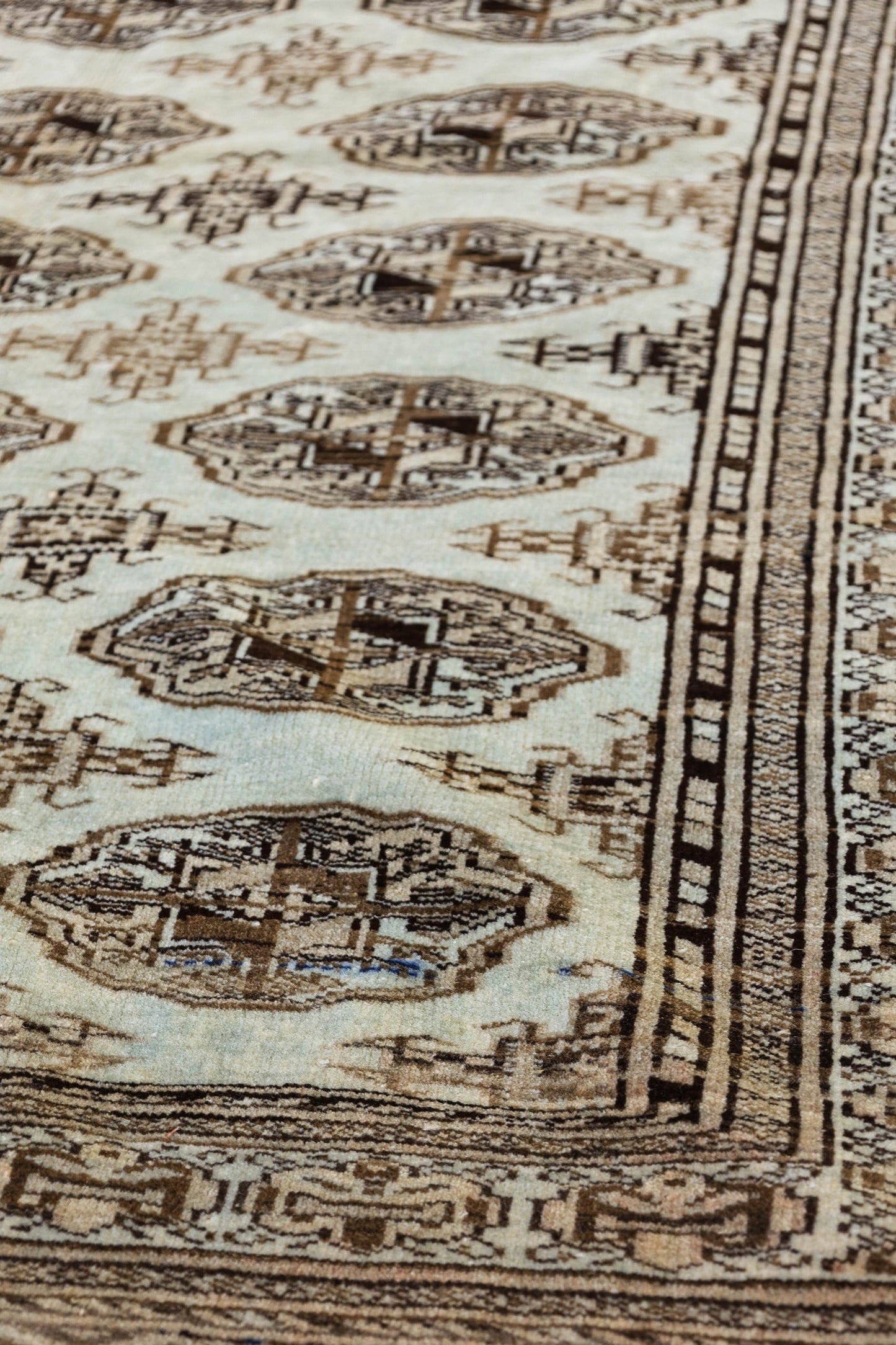 Vintage Tekke Handwoven Tribal Rug, J79388