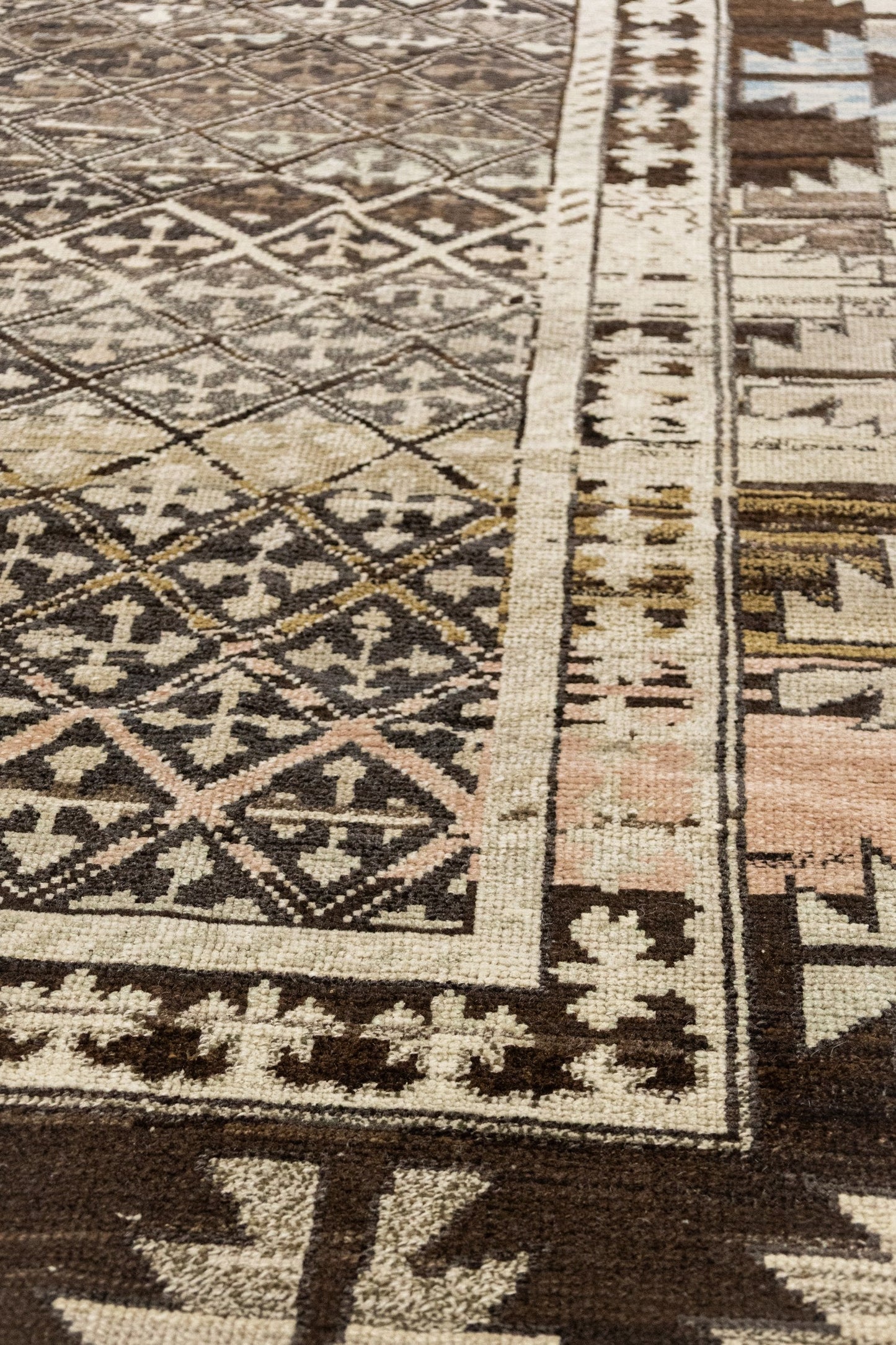 Trellis Kars Handwoven Tribal Rug, J88948