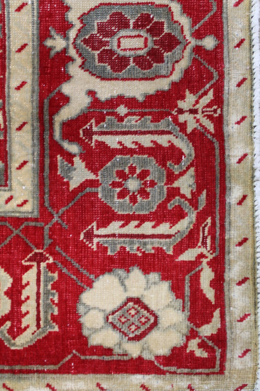Vintage Agra Handwoven Traditional Rug, J58725