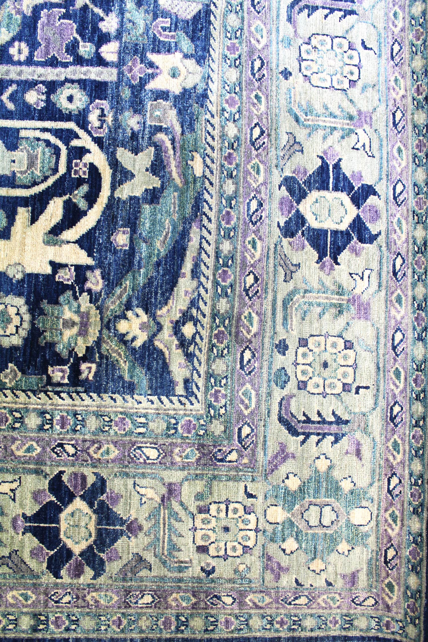 Moustafi Handwoven Traditional Rug, J56535