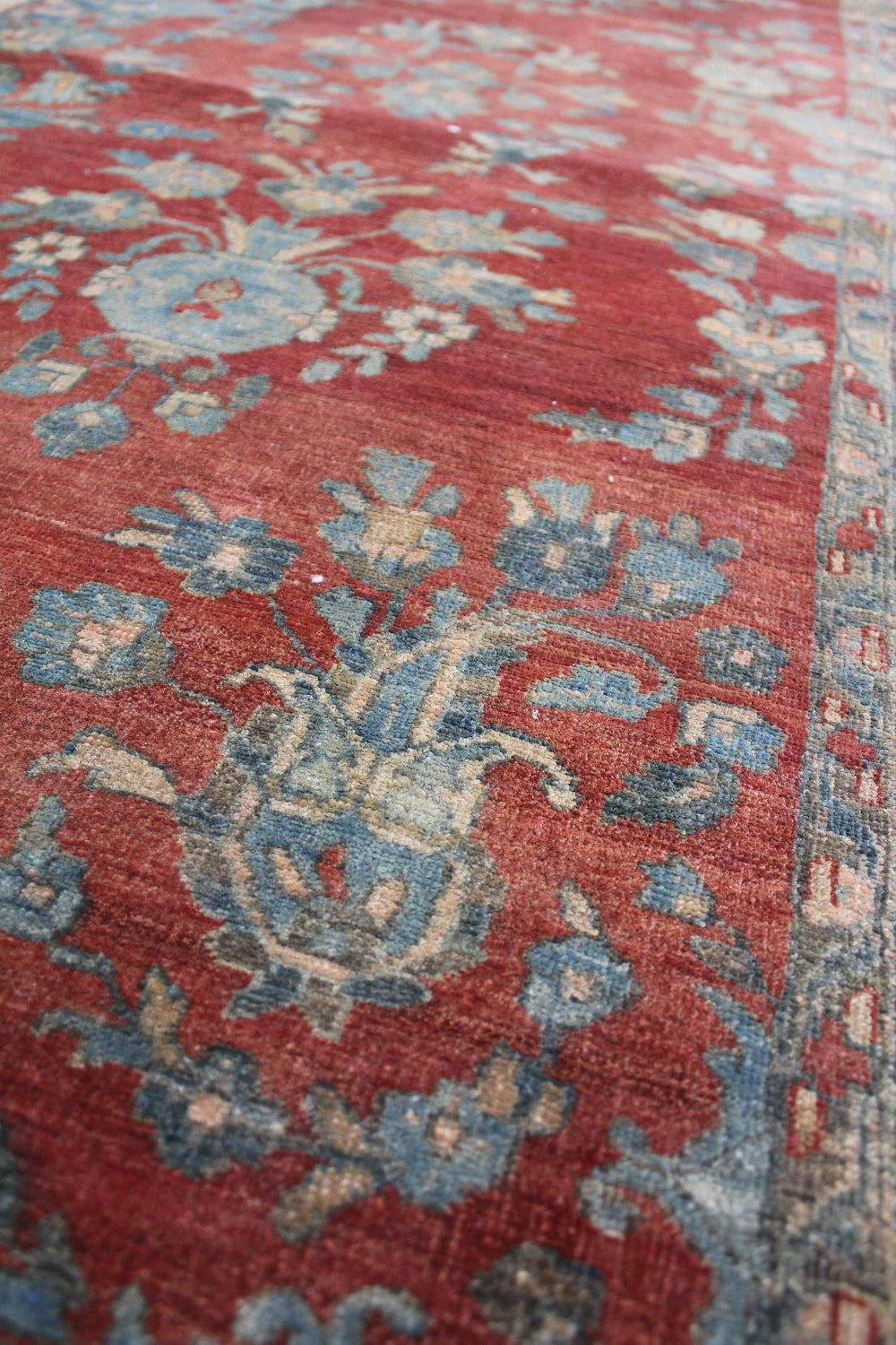 Antique Sarouk Handwoven Traditional Rug, JF8048