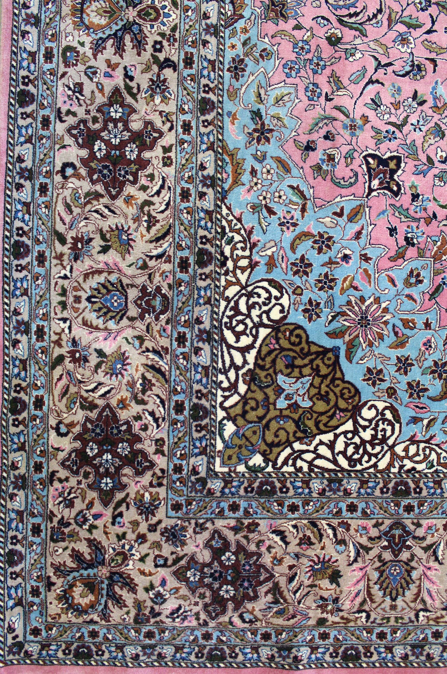 Tabriz Handwoven Traditional Rug, J58636