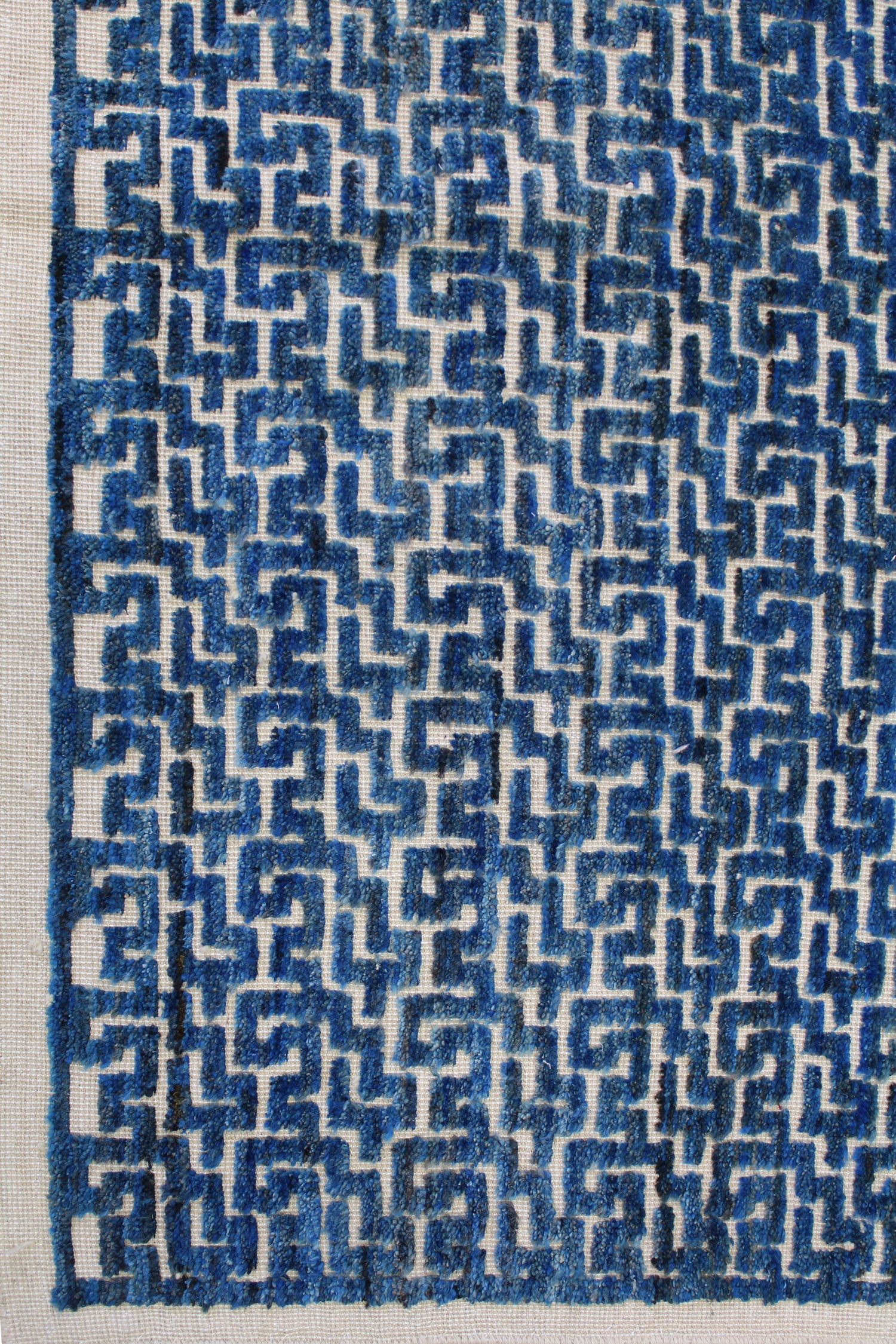 Labrynth Handwoven Transitional Rug, J56250