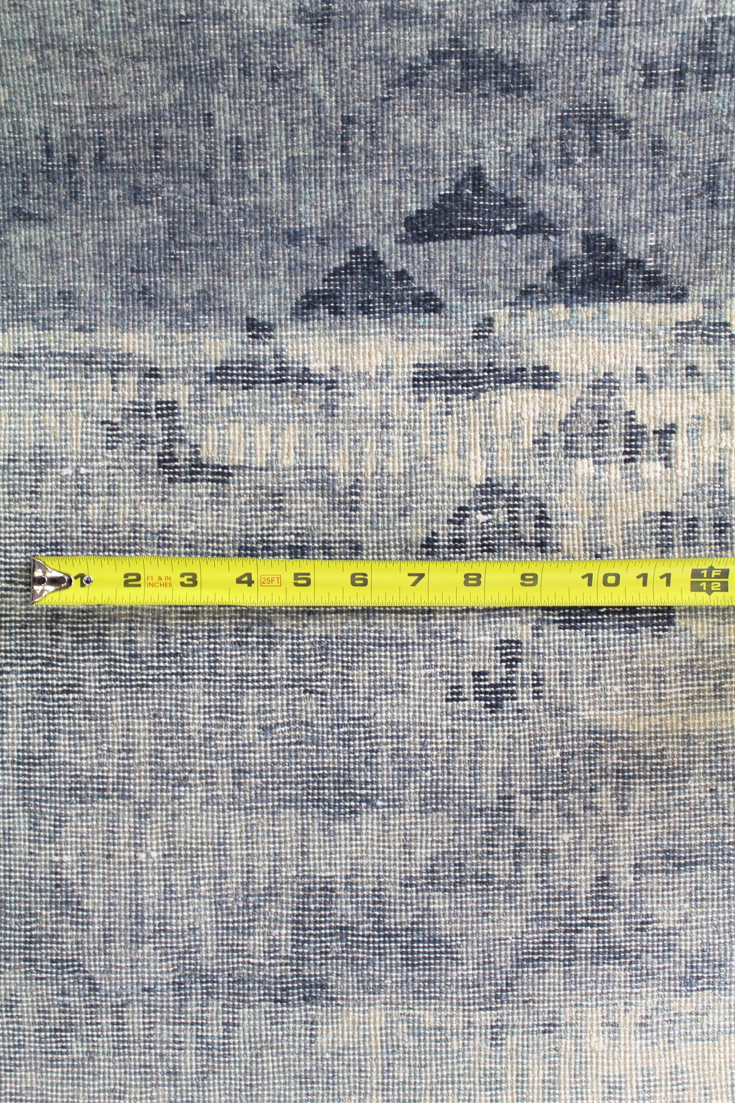 Latch Hook Handwoven Transitional Rug, J58269