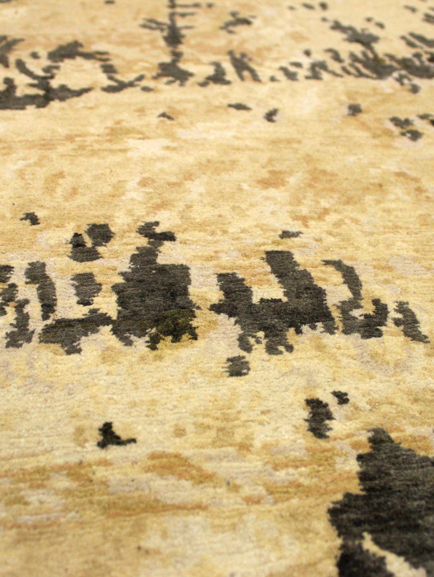 Fossil Handwoven Contemporary Rug | Landry & Arcari