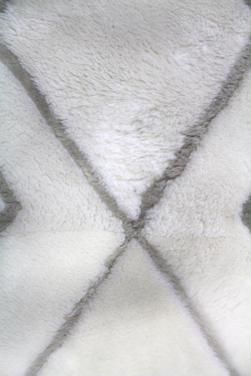 Fur: Snow Animal Hide Contemporary Rug, J58515