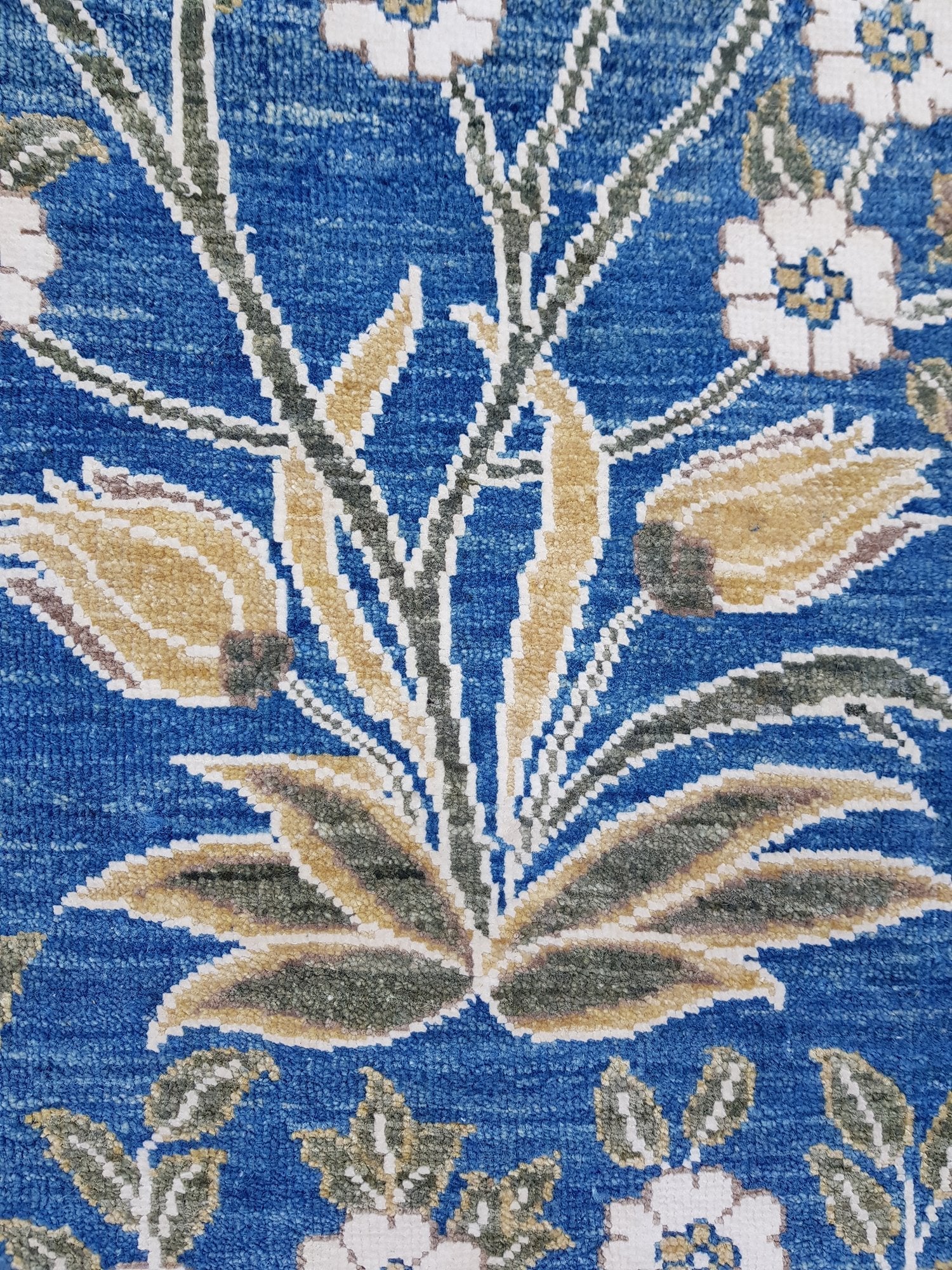 Moghul Flower Handwoven Contemporary Rug, J64107