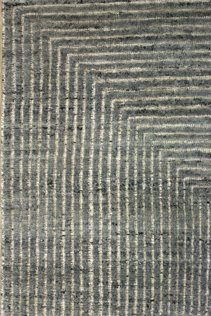 Pyramid Handwoven Contemporary Rug, J69408