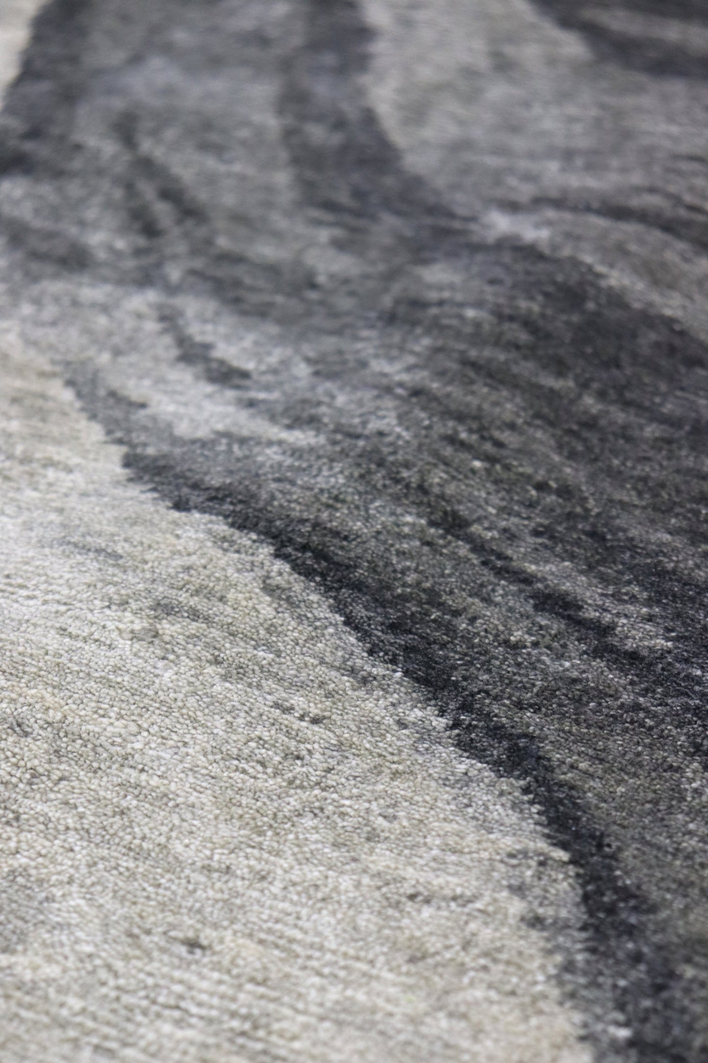Smoke Handwoven Contemporary Rug, J67351