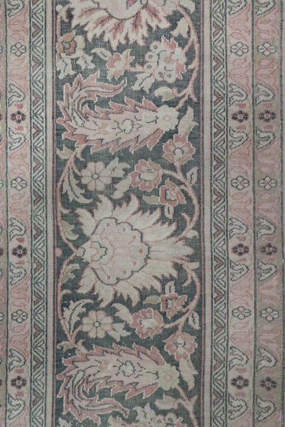 Vintage Agra Handwoven Traditional Rug, J68009