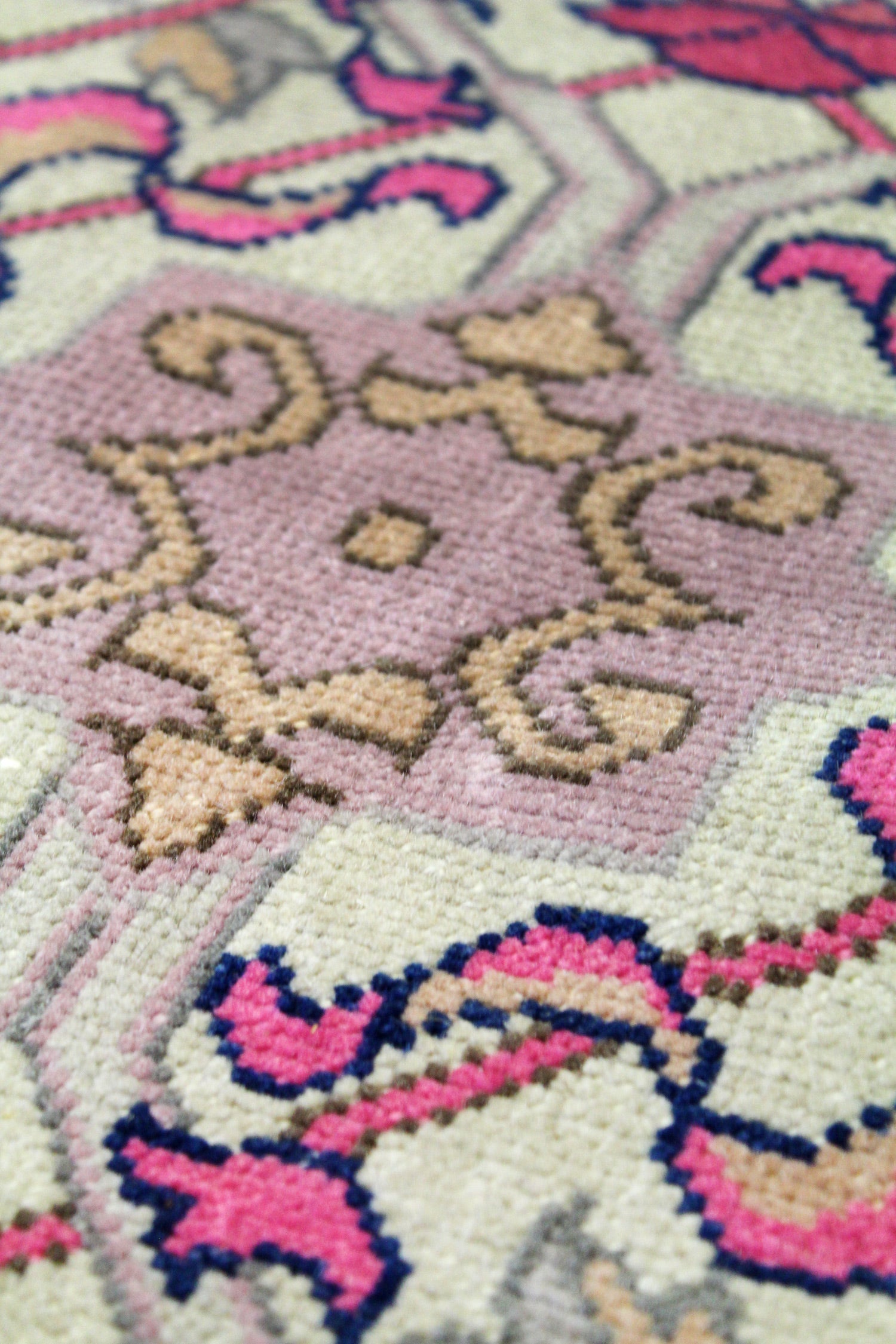 Vintage Amritsar Handwoven Traditional Rug, J65264