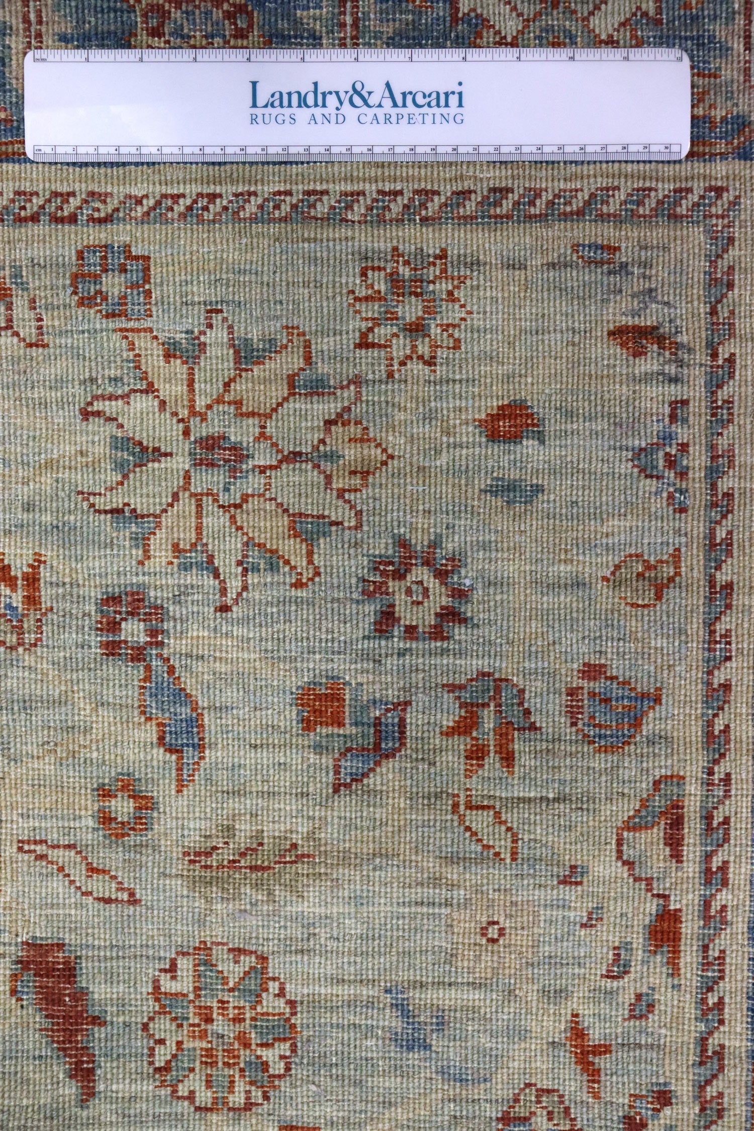 Arabesque Handwoven Traditional Rug, 68241