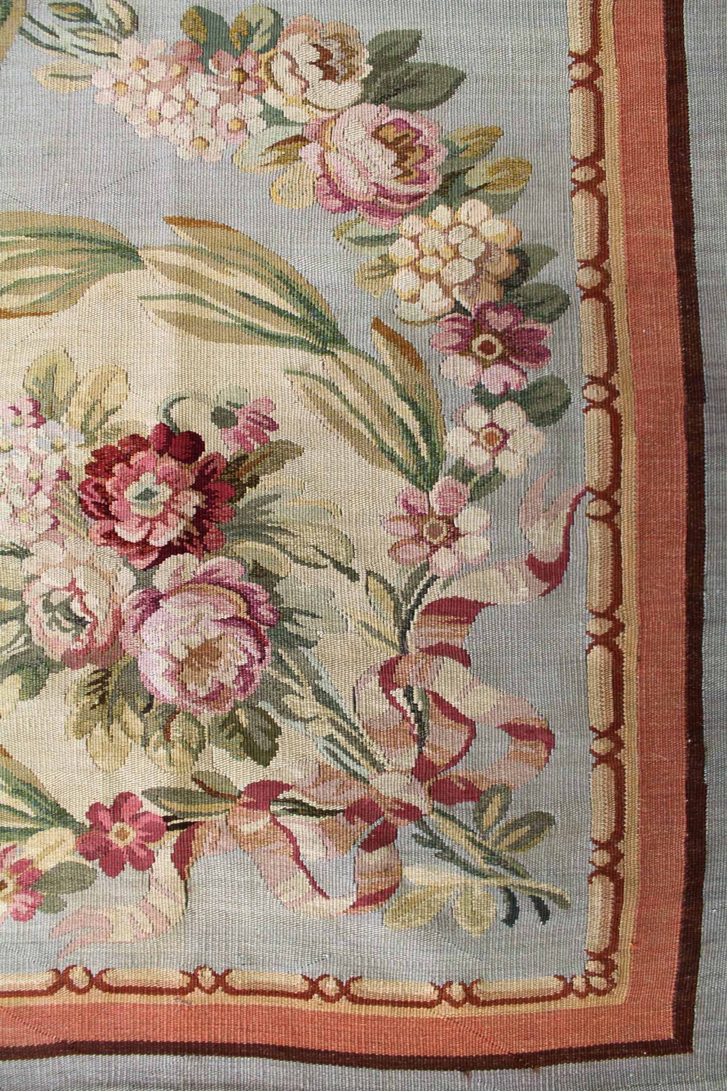 Antique Aubusson Handwoven Traditional Rug, J63360
