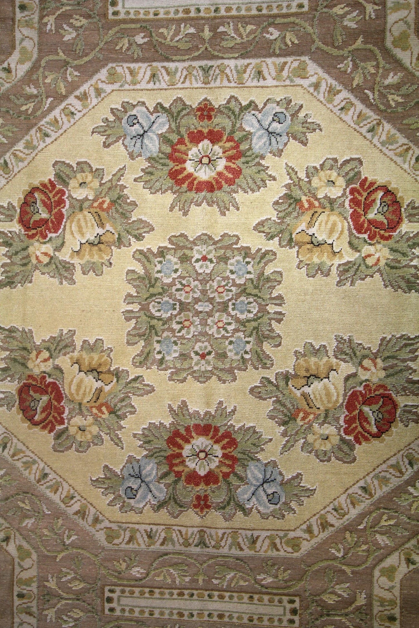 Axminster Handwoven Traditional Rug, J63352