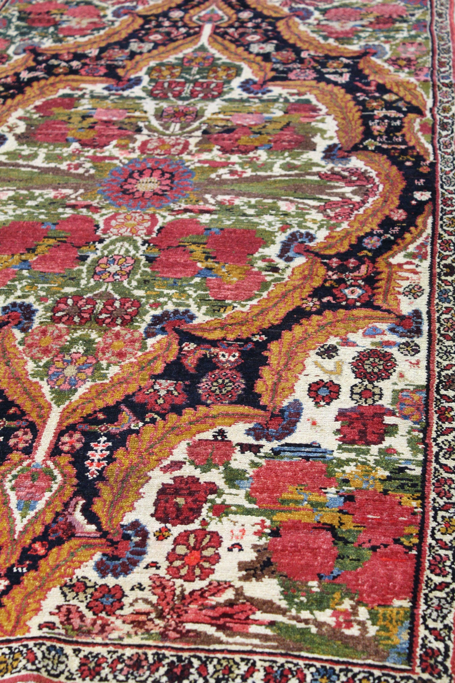 Antique Bakhtiari Handwoven Traditional Rug, JF8465