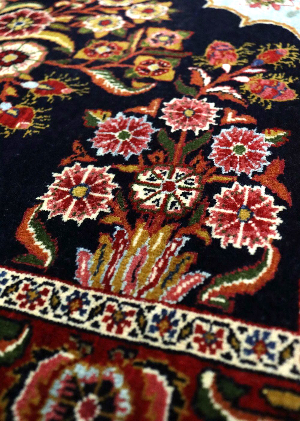Antique Bijar Handwoven Traditional Rug, J68058