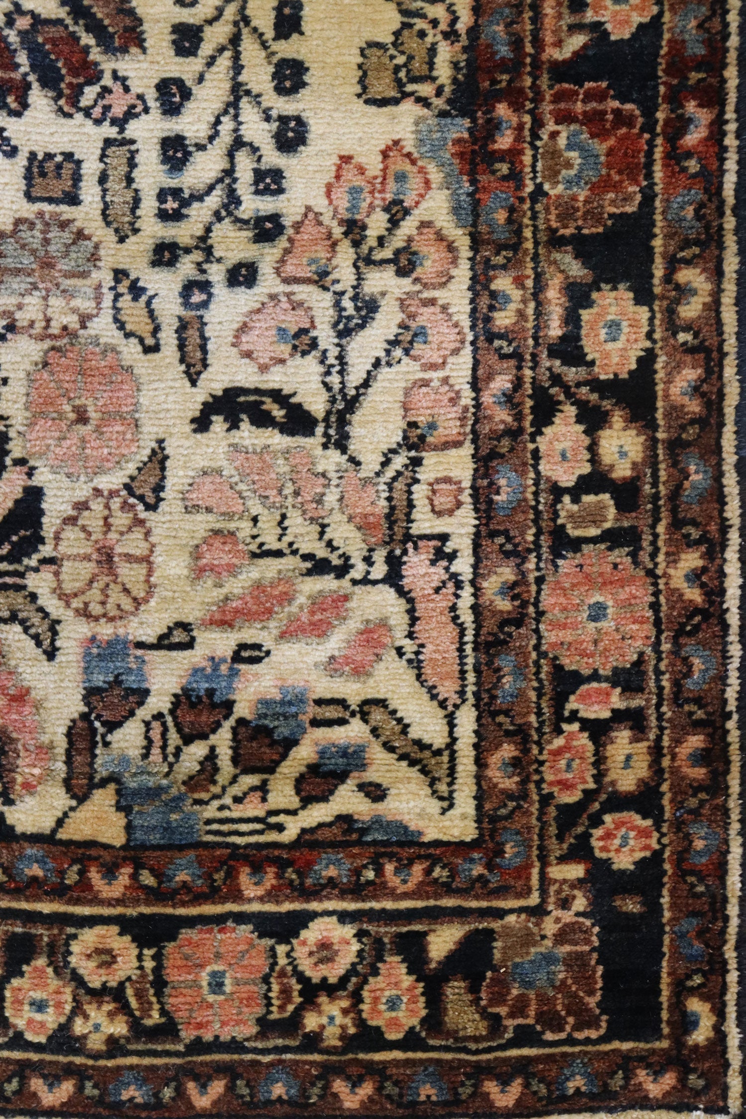 Antique Dargazine Handwoven Traditional Rug, J67832