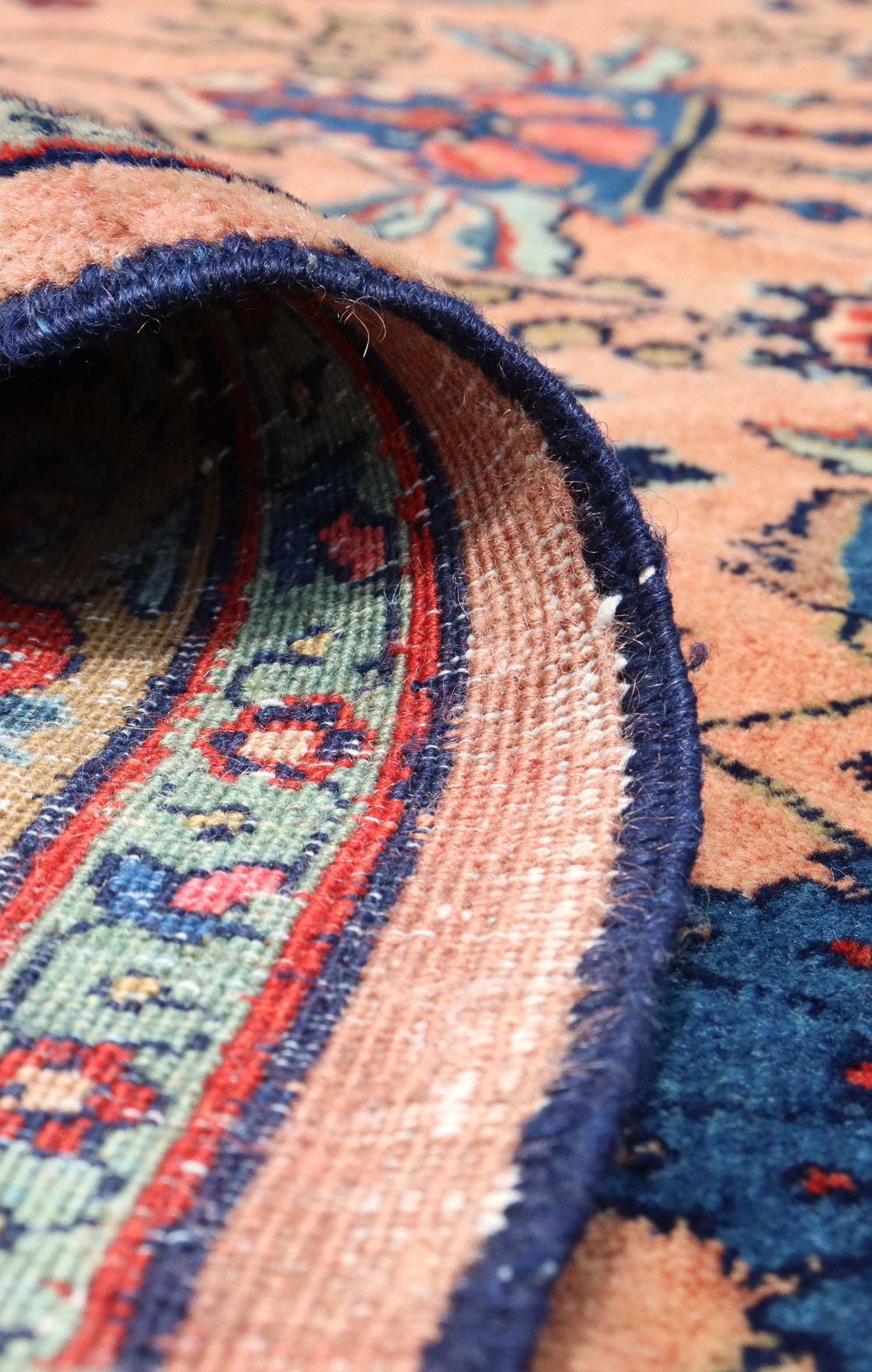 Antique Ferahan Sarouk Handwoven Traditional Rug, J66270