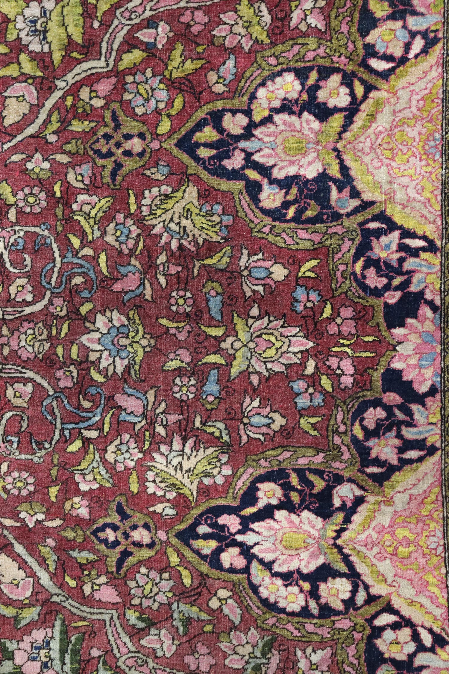 Antique Isphahan Handwoven Traditional Rug, J67187