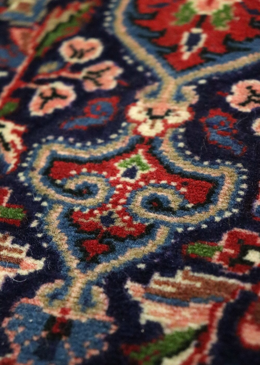 Vintage Jozan Sarouk Handwoven Traditional Rug, J67890