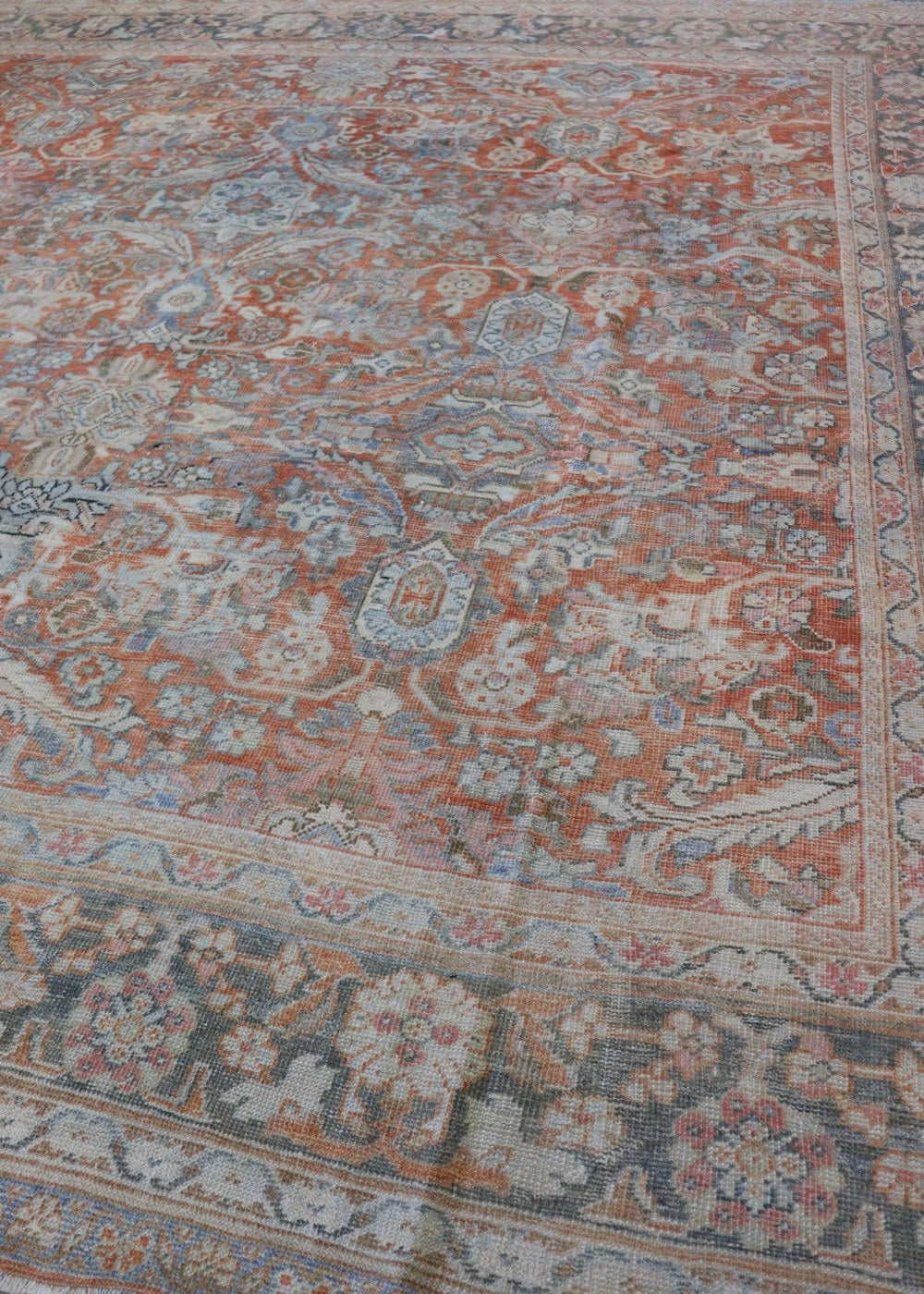 Vintage Mahal Handwoven Traditional Rug | Landry & Arcari