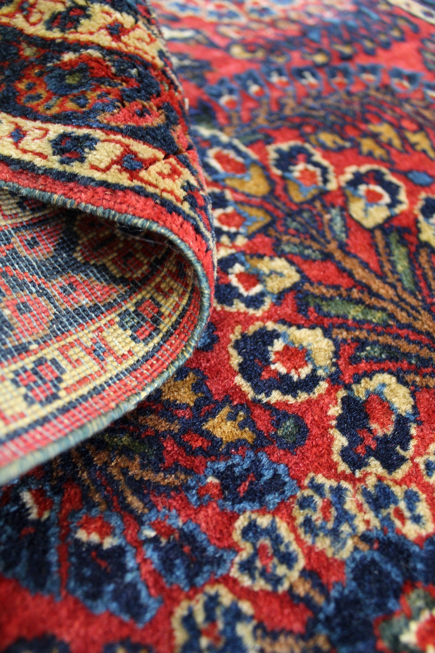 Antique Sarouk Handwoven Traditional Rug, 67319
