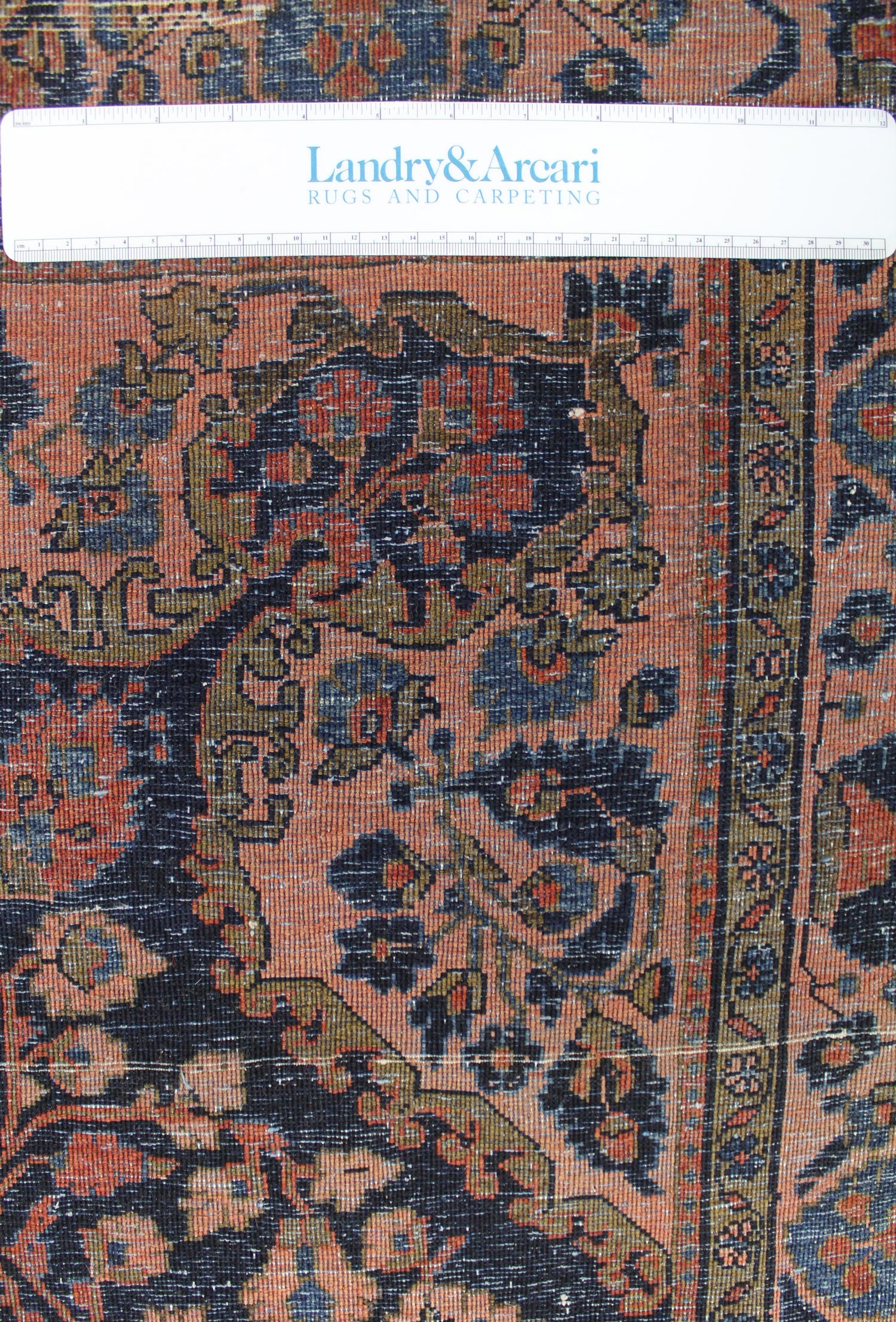 Antique Sarouk Handwoven Traditional Rug, J62852