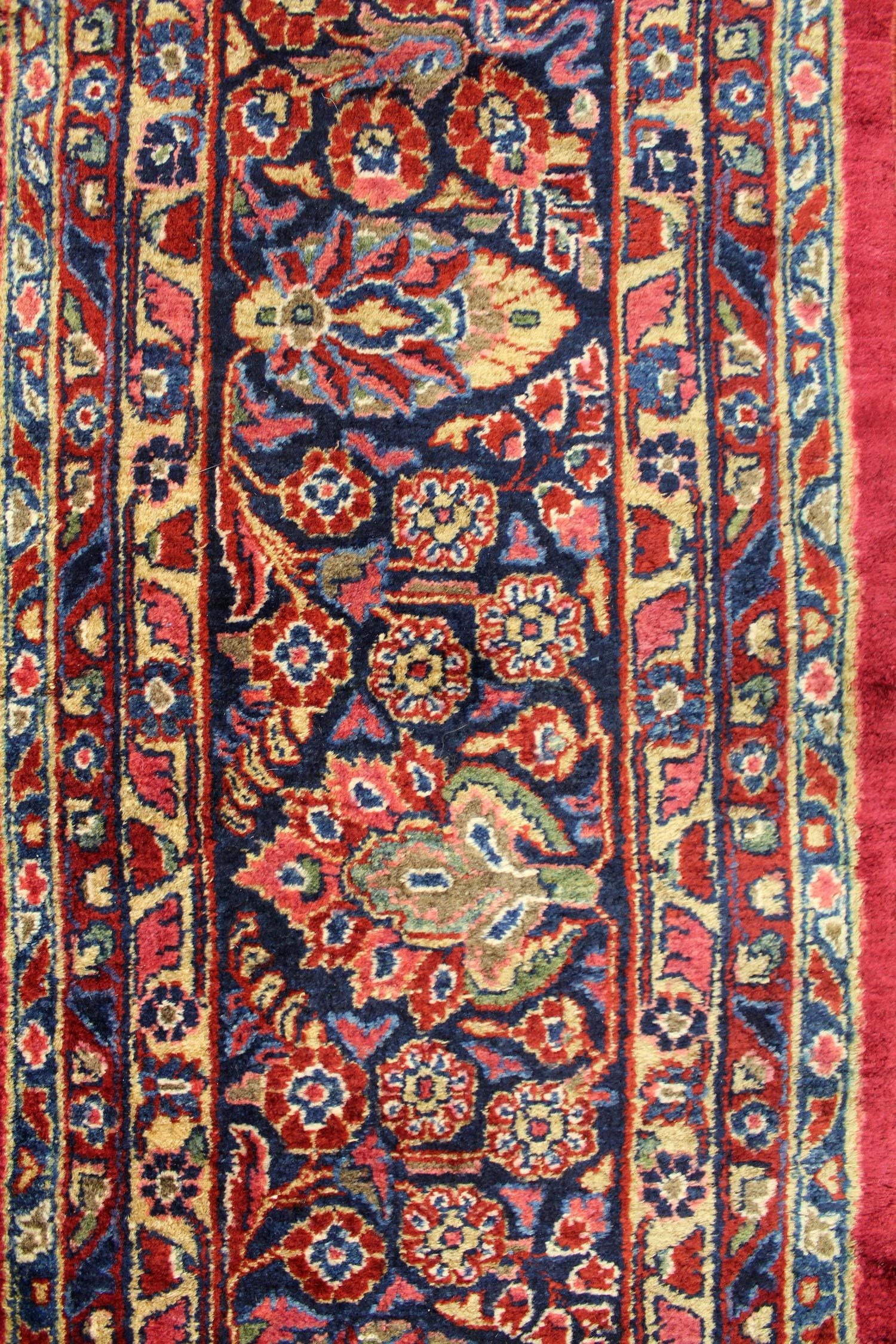Antique Sarouk Handwoven Traditional Rug, J62863