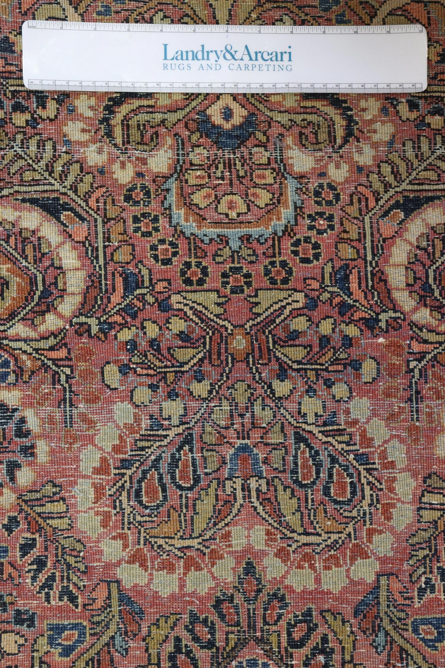 Antique Sarouk Handwoven Traditional Rug, J65766