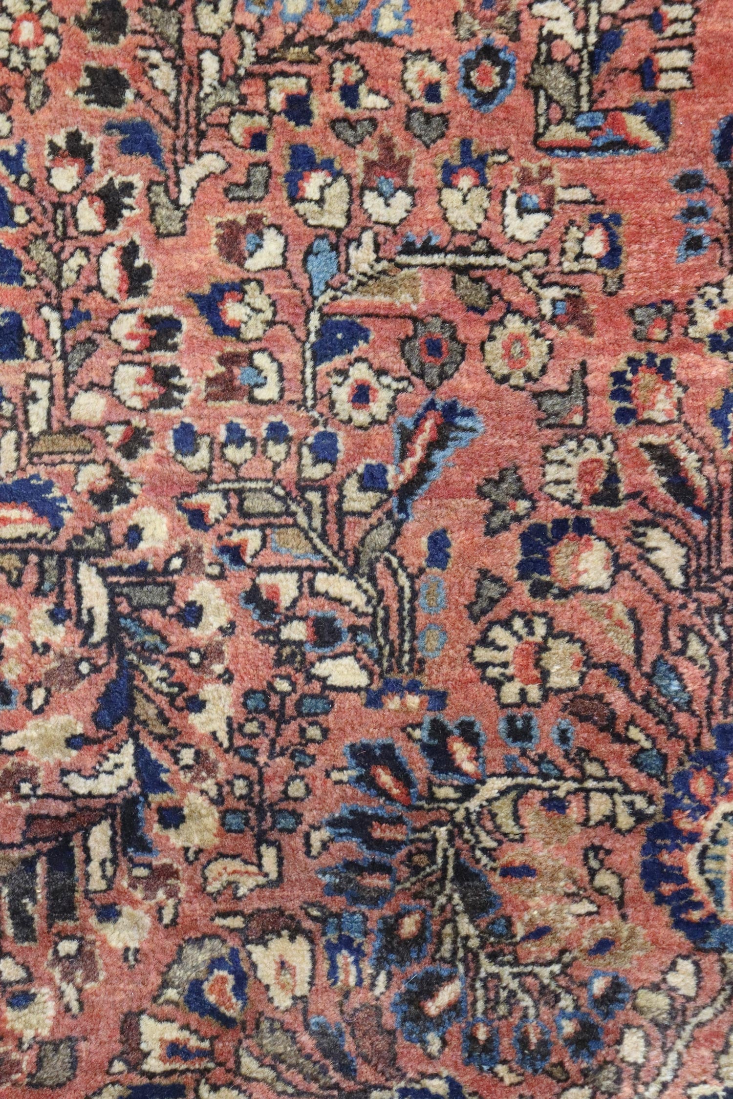 Antique Sarouk Handwoven Traditional Rug, J67177
