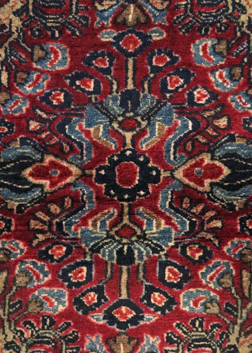 Antique Sarouk Handwoven Traditional Rug, J67883
