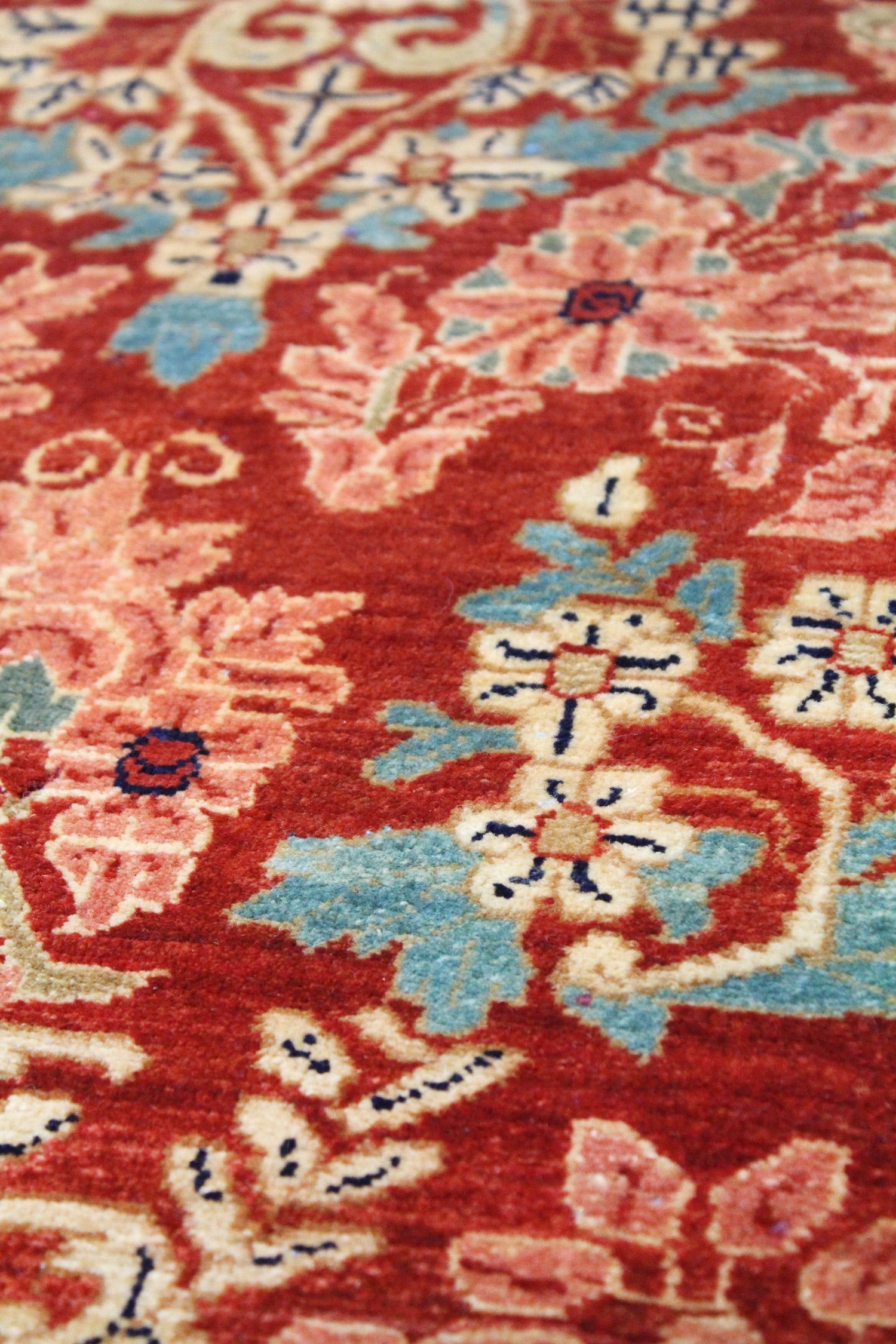 Antique Sarouk Handwoven Traditional Rug, JF8493