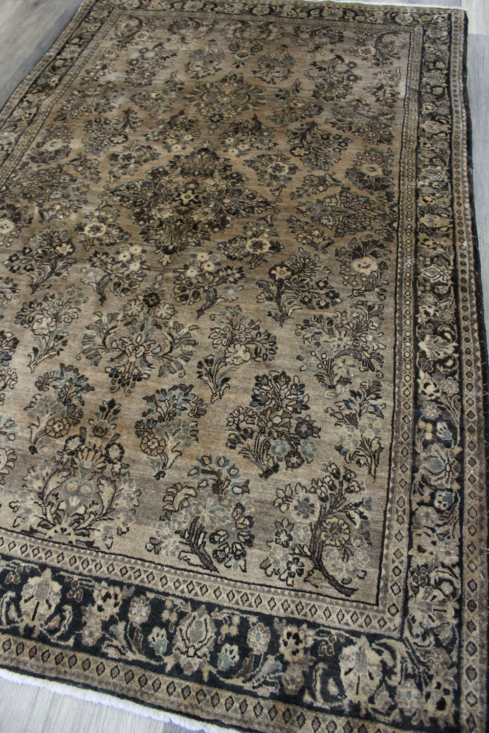 Antique Sarouk Handwoven Traditional Rug, JF8654