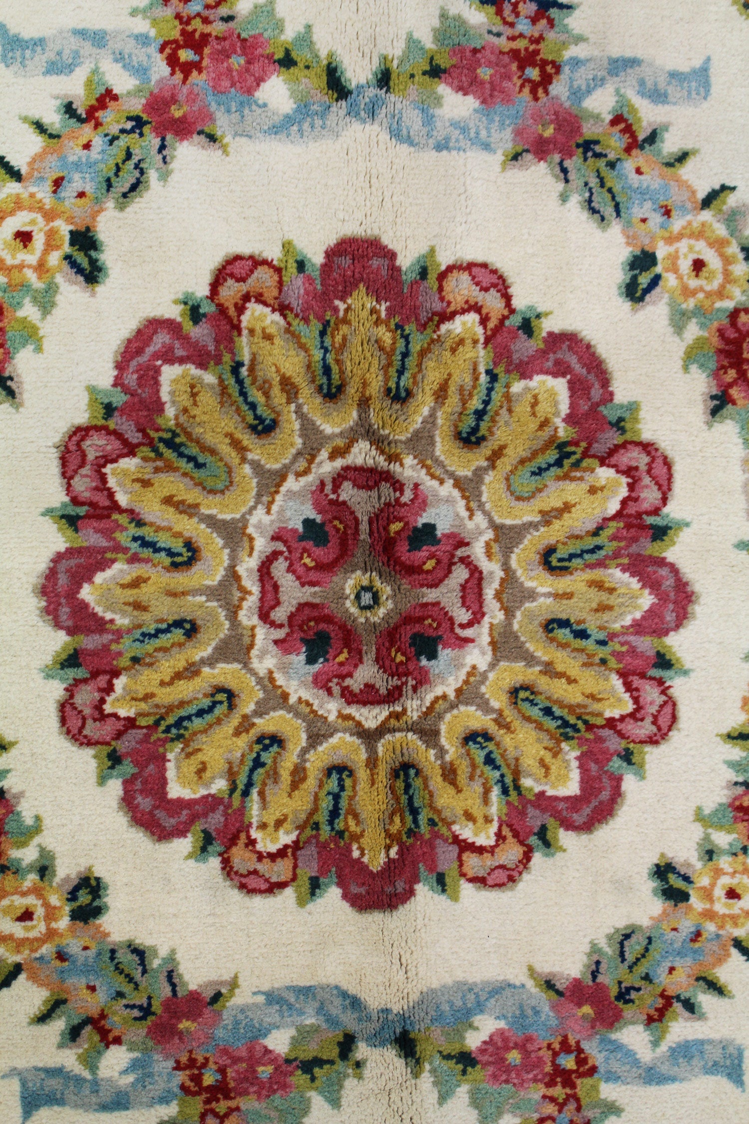 Vintage Savonnerie Handwoven Traditional Rug, J63647