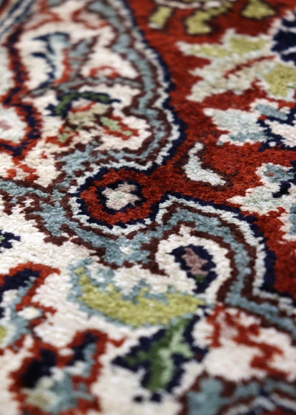 Silk Kashan Handwoven Traditional Rug, J67863