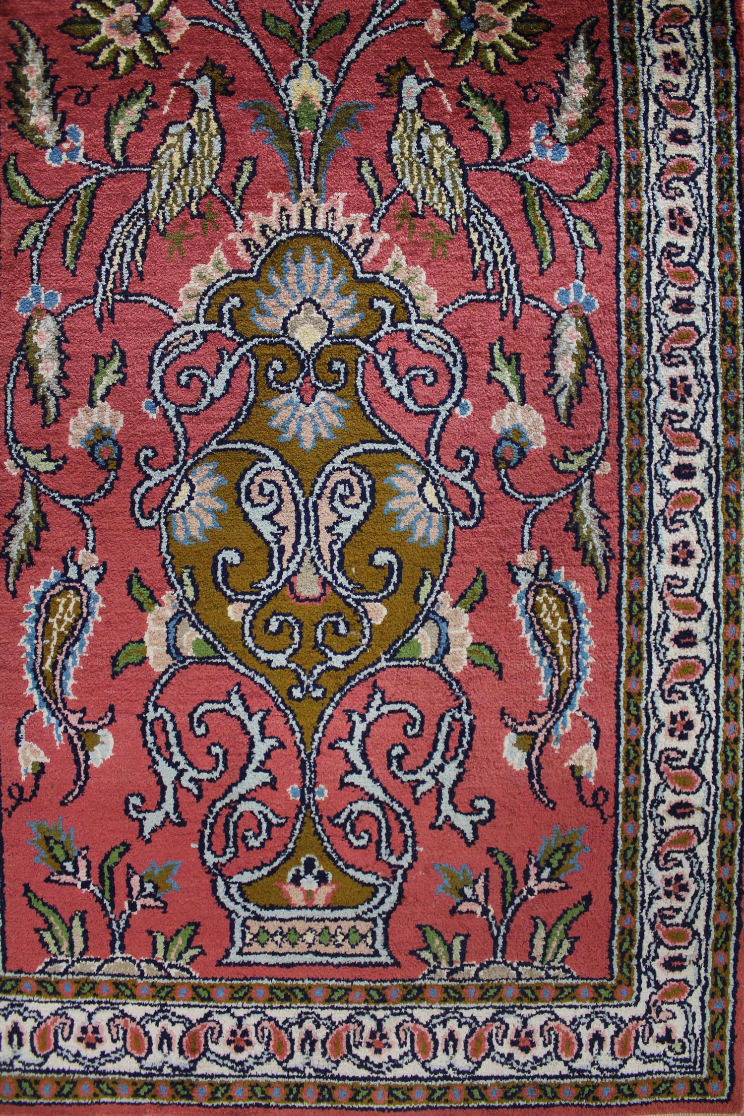 Silk Vase Handwoven Traditional Rug, J62856
