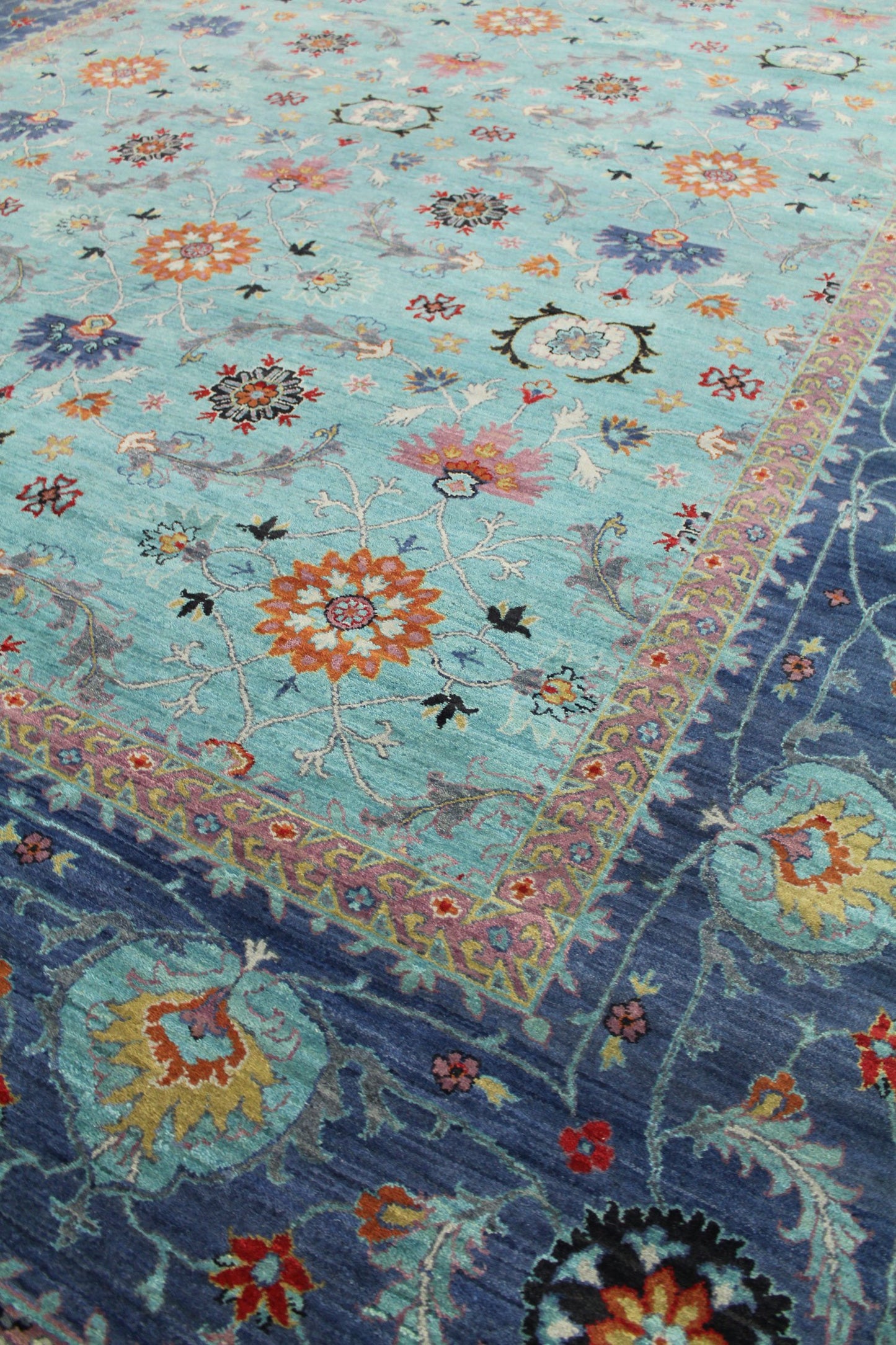 Sultanabad Handwoven Traditional Rug, J62180