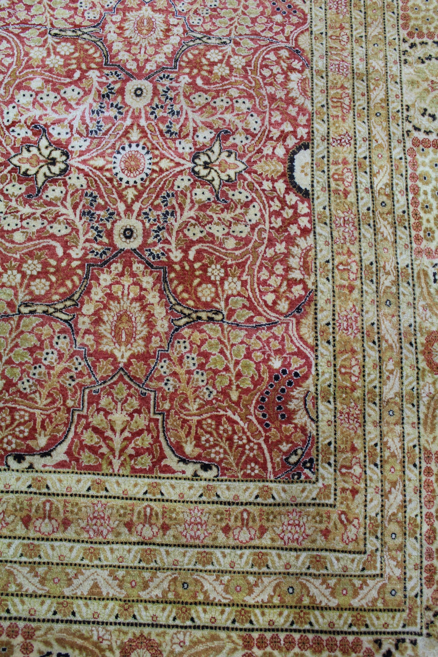 Tabriz Handwoven Traditional Rug, 65867