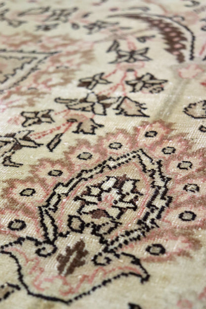 Antique Tabriz Handwoven Traditional Rug, J65484