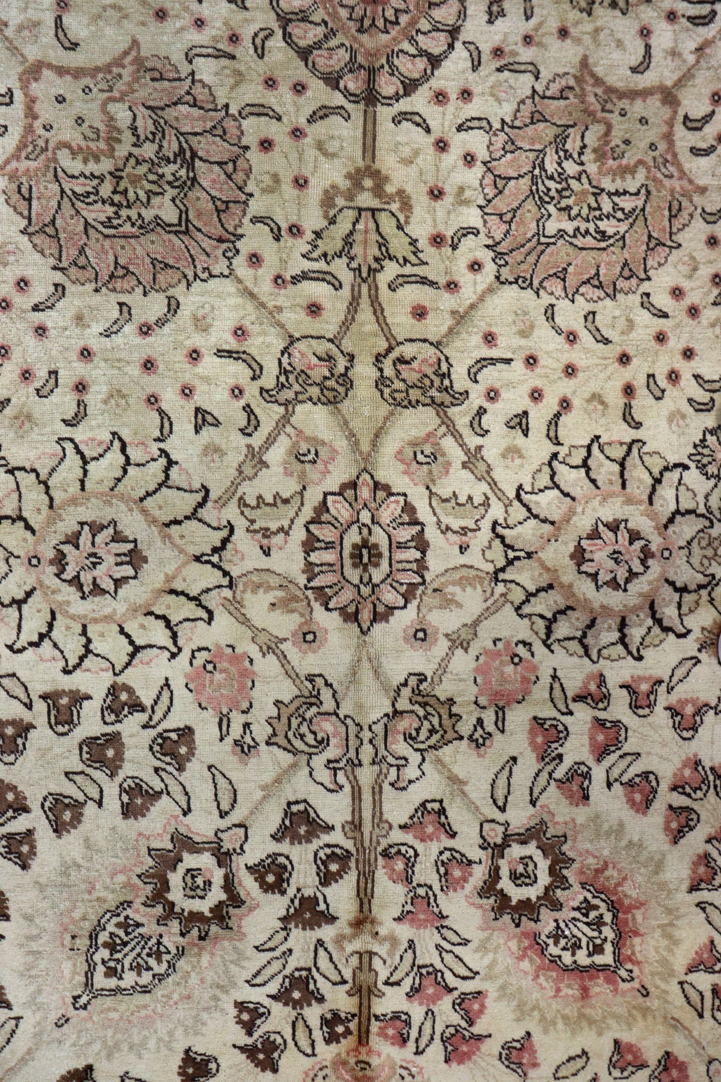Antique Tabriz Handwoven Traditional Rug, J65484