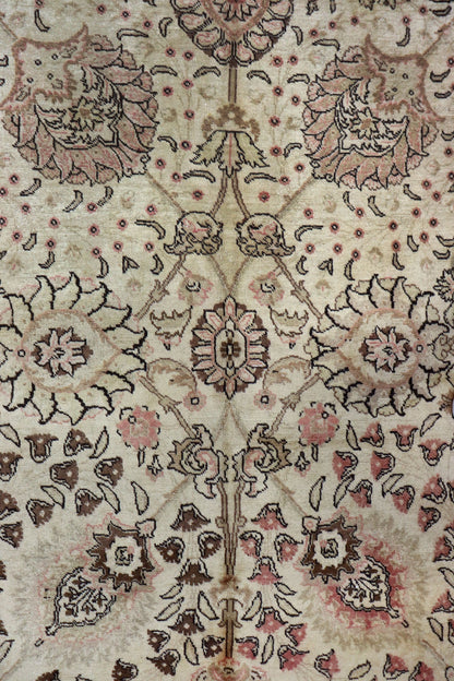 Antique Tabriz Handwoven Traditional Rug, J65484