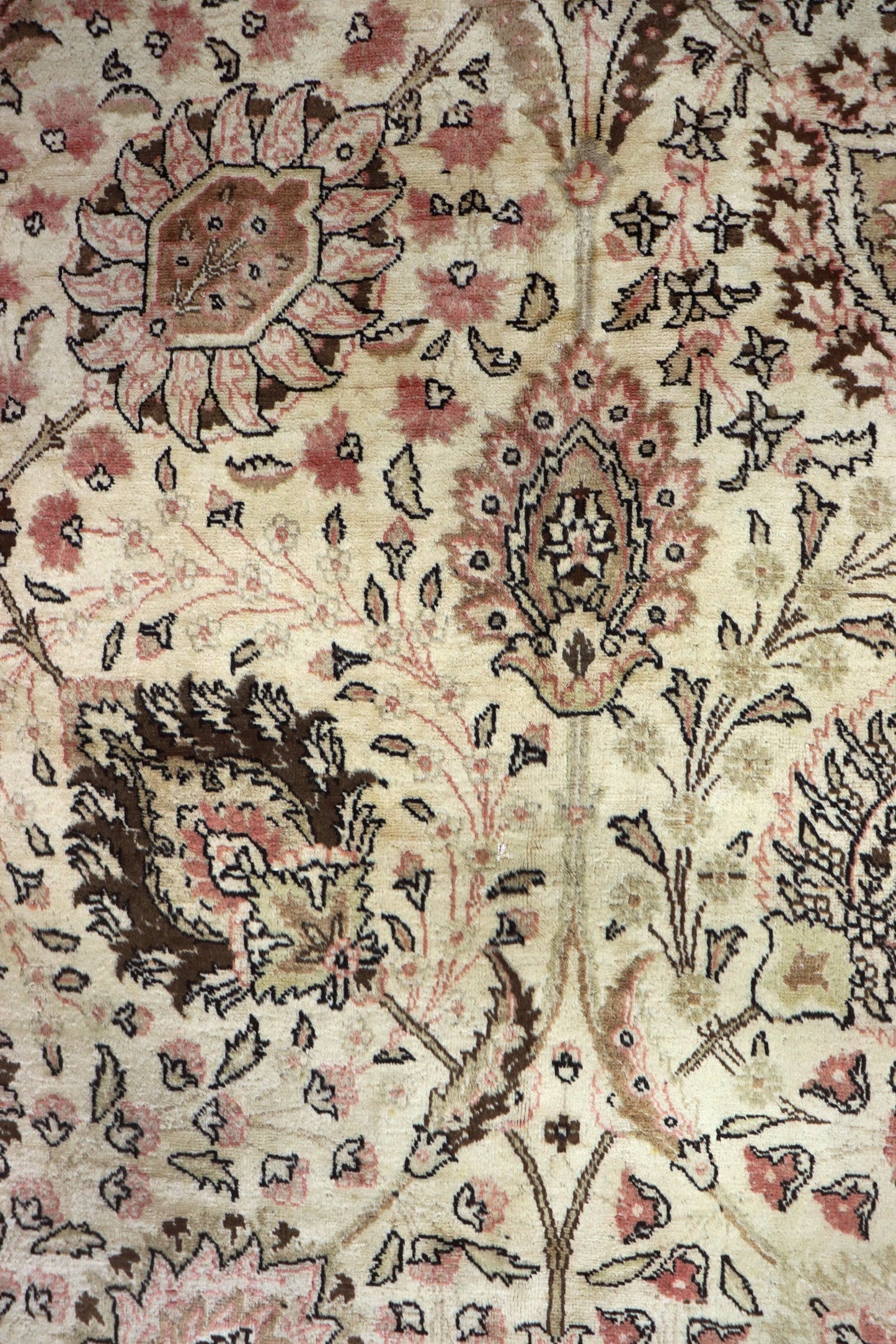 Antique Tabriz Handwoven Traditional Rug, J65484