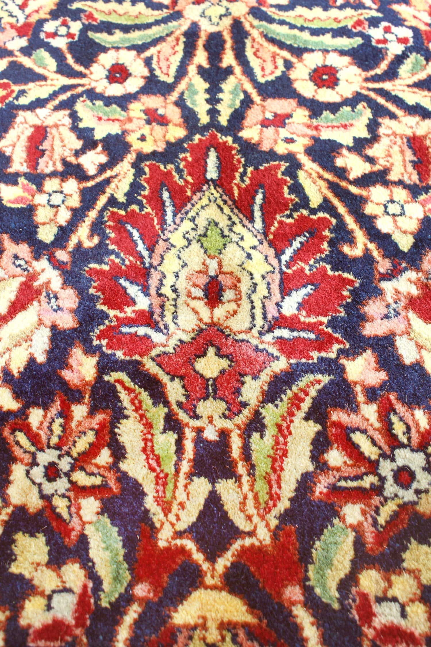 Antique Tabriz Handwoven Traditional Rug, J69668
