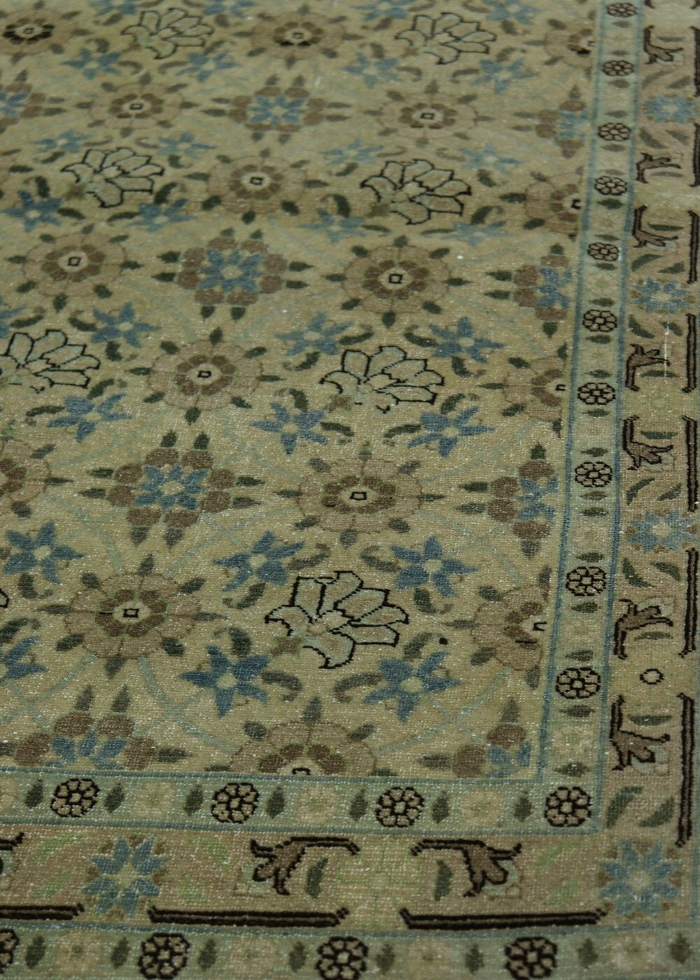 Vintage Veramin Handwoven Traditional Rug, J68623