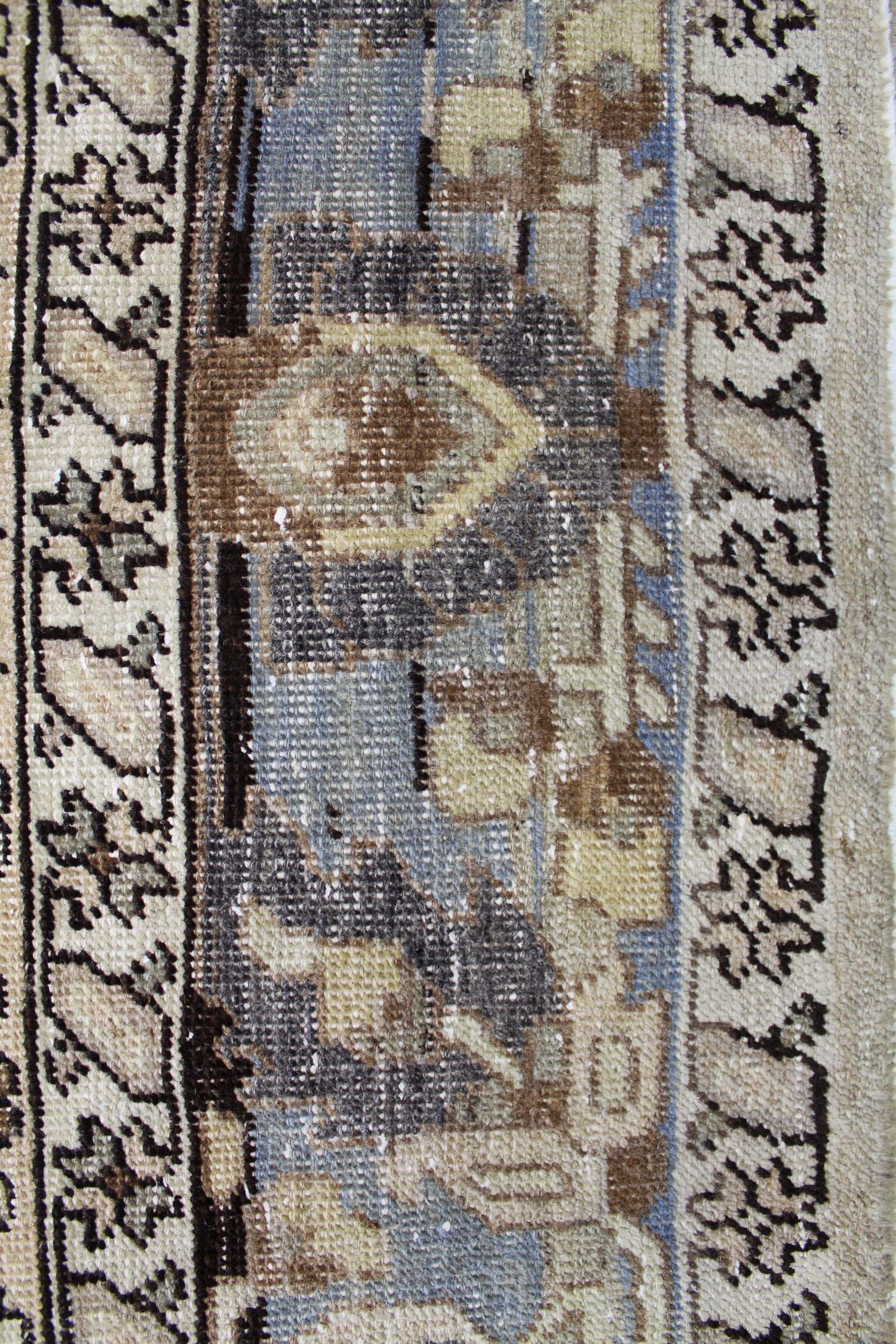 Vintage Bakhtiari Handwoven Transitional Rug, J63048